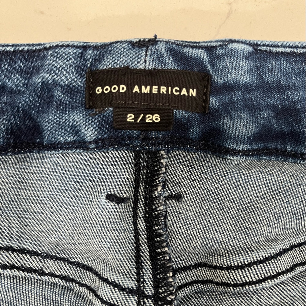 🔥 GOOD AMERICAN SOFT TECH GOOD LEGS CROP MINI BOOT JEANS – SIZE 2 🔥 - Picture 9 of 10